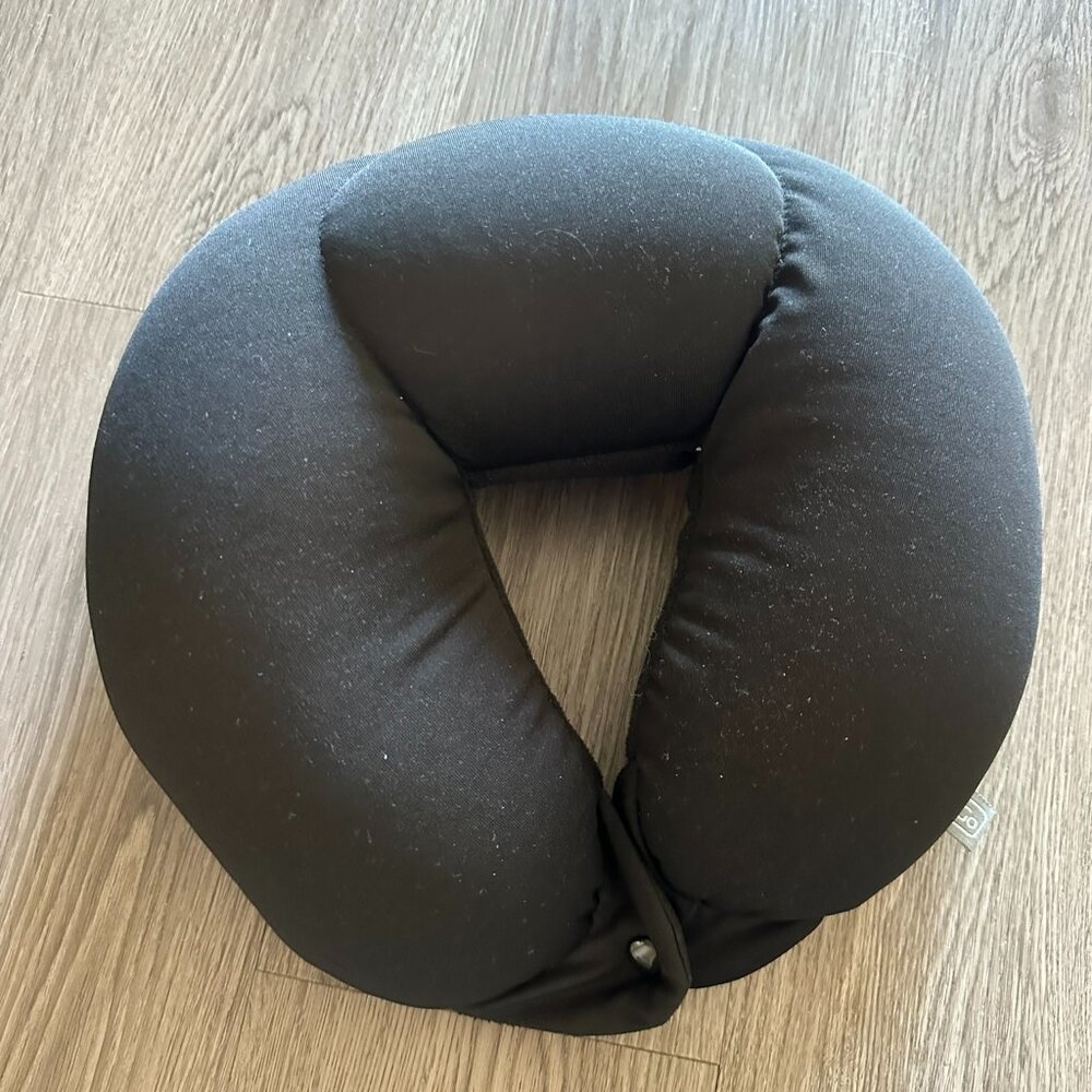 Black The Super Bean Sleeper Reversible Travel Pillow - Go Travel